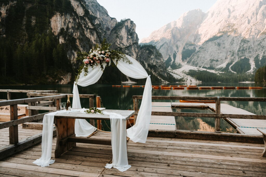 Svatba v Itálii u Lago di Braies