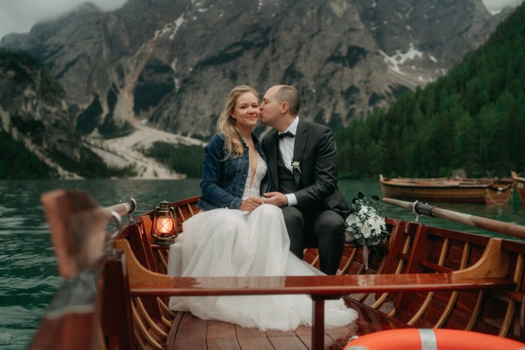 svatba v Itálii u jezera Lago di Braies