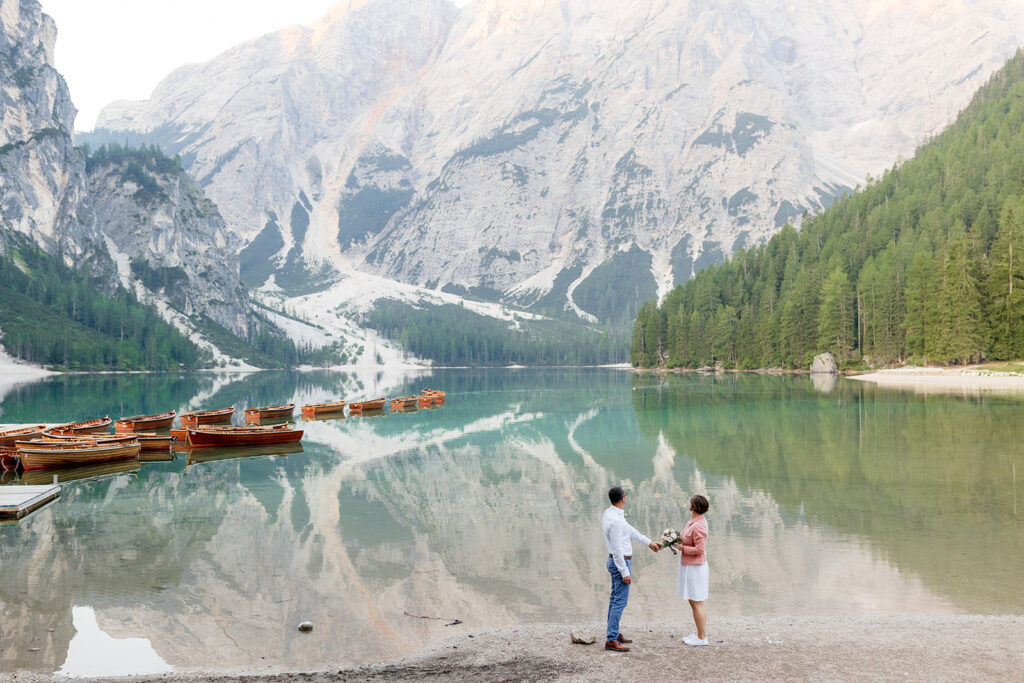 svatba v Itálii u jezera Lago di Braies