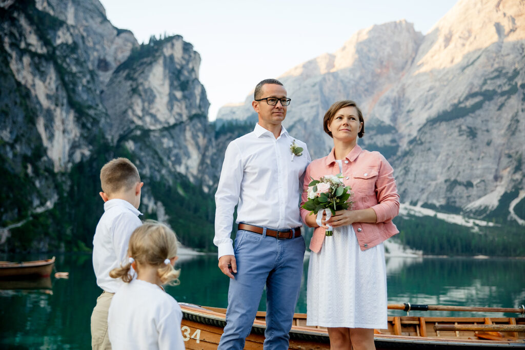 svatba v Itálii u jezera Lago di Braies