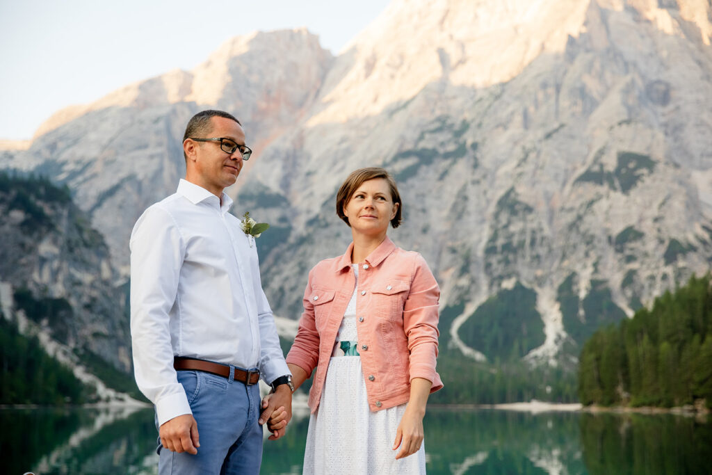 svatba v Itálii u jezera Lago di Braies