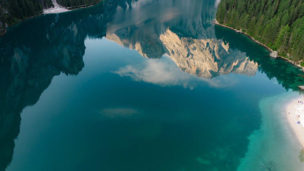 svatba v Itálii u jezera Lago di Braies