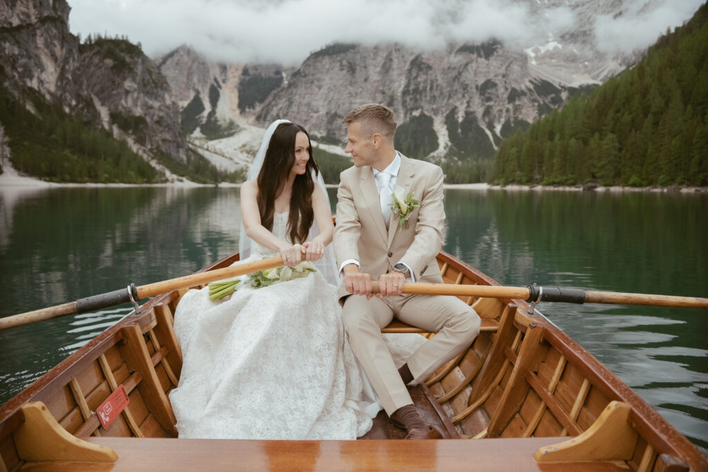 svatba v Itálii u jezera Lago di Braies